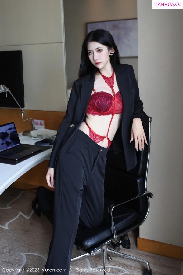 林依娜  [XiuRen]高清写真图 2023.03.13 No.6402 依娜Yina 美腿新人第24张图片